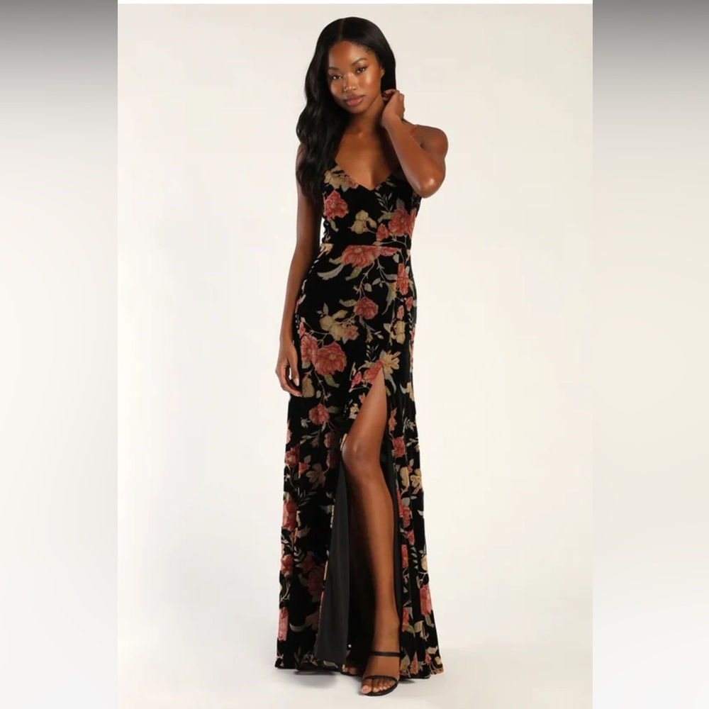 Lulu’s - Alluring Blooms Black Floral Burnout Velvet Maxi Dress
